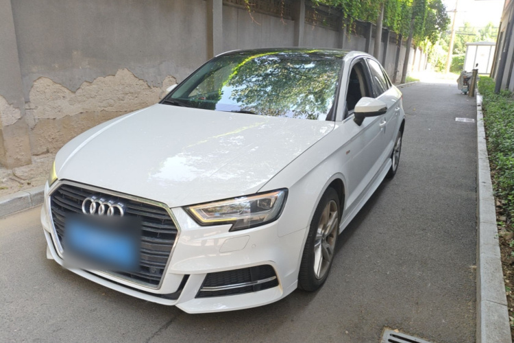 Audi A3 2019 car image #2
