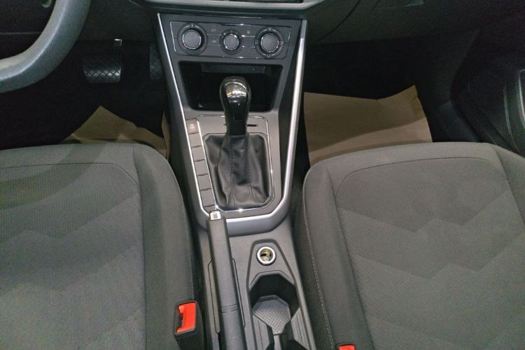 Volkswagen Polo 2022 car image #14