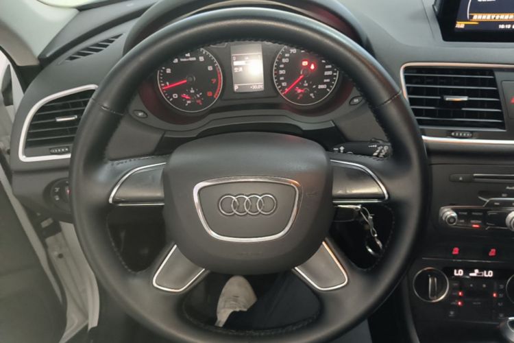 Audi Q3 2018 #11 Audi Q3 2018 car image #11
