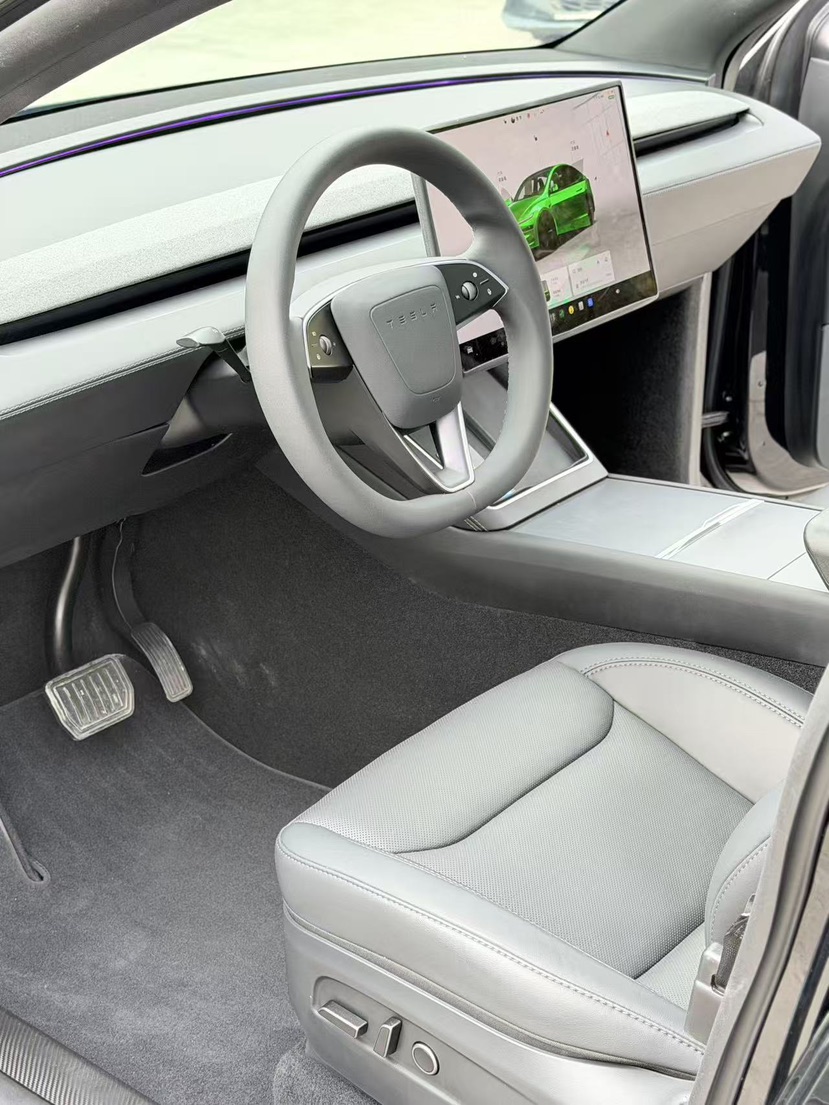 Tesla Model Y 2026 #4 Tesla Model Y 2026 car image #4