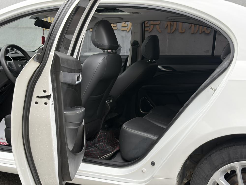 GEELY Emgrand 2021 car image #12