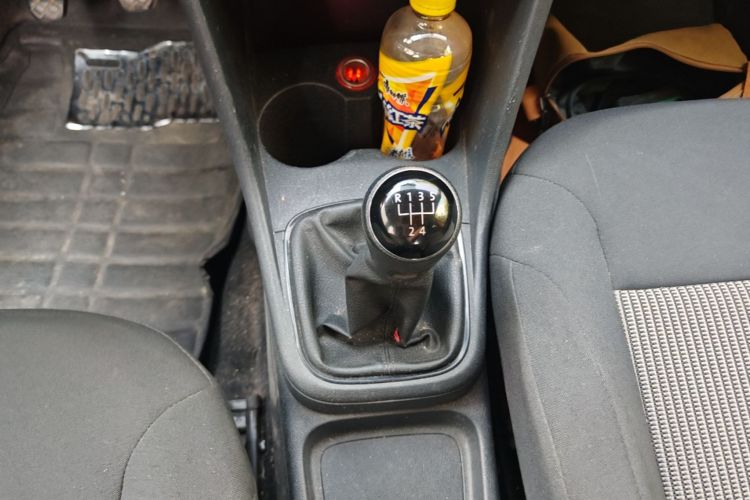 Volkswagen Polo 2016 car image #14