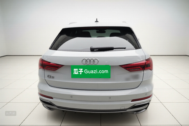Audi Q3 2022 car image #6