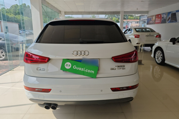 Audi Q3 2016 car image #6