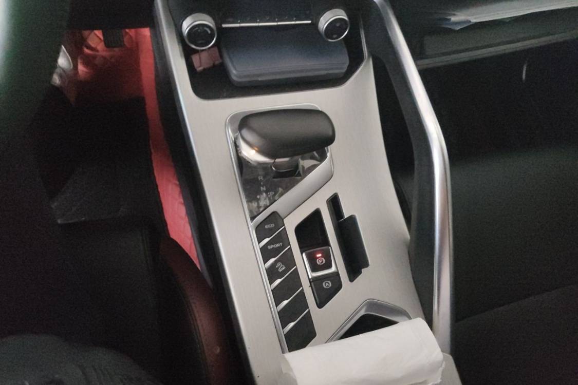GEELY Coolray 2021 #29 GEELY Coolray 2021 car image #29