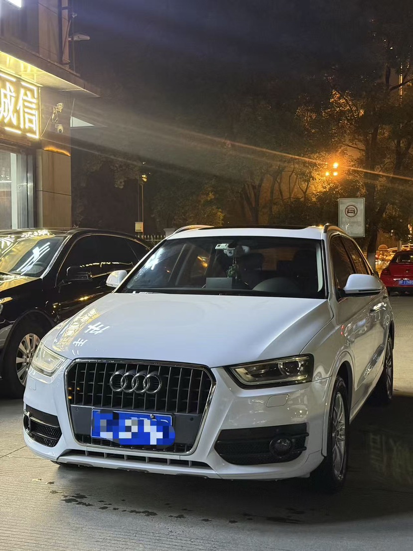 Audi Q3 2015 car image #2