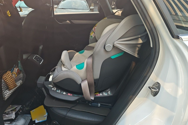 Audi Q3 2019 car image #19