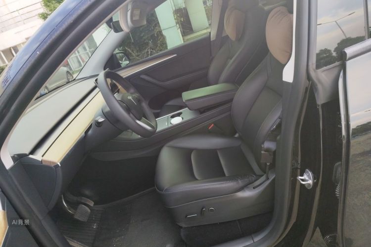 Tesla Model Y 2022 car image #17