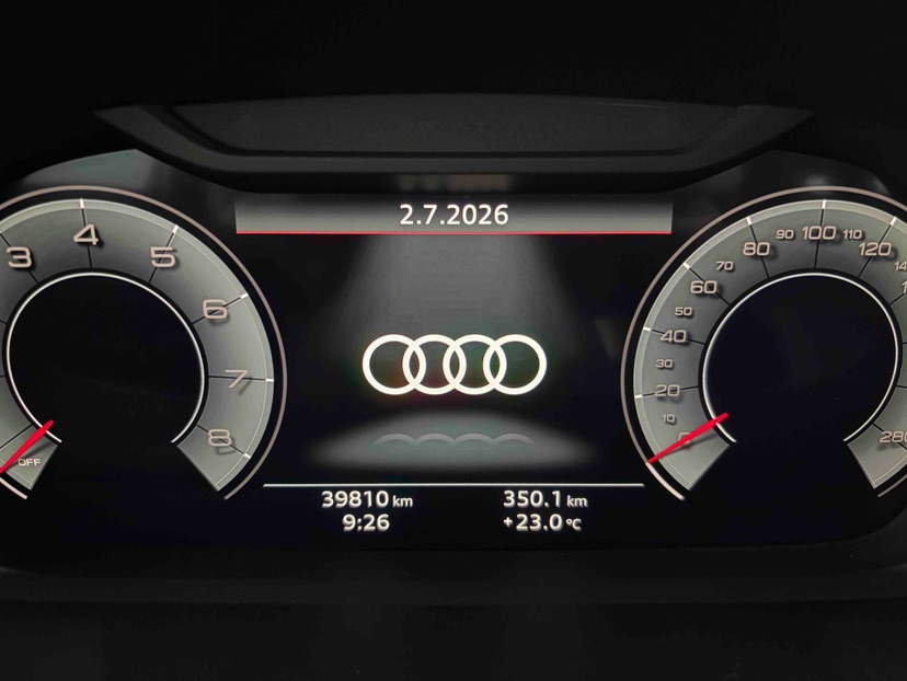 Audi Q3 2022 car image #11