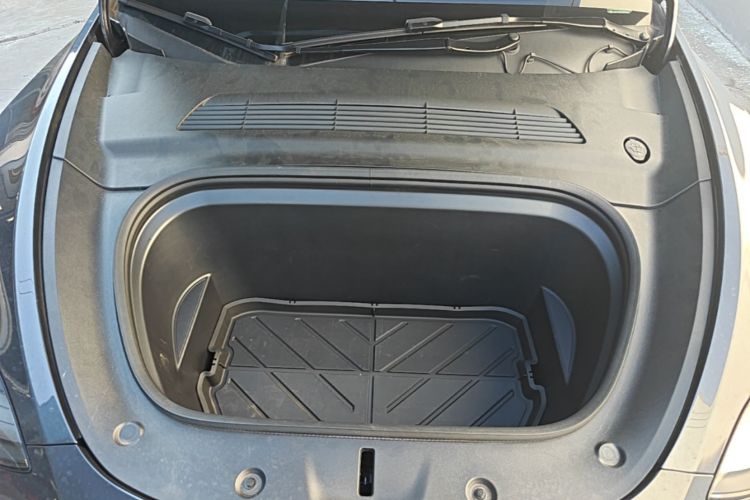 Tesla Model Y 2024 #22 Tesla Model Y 2024 car image #22