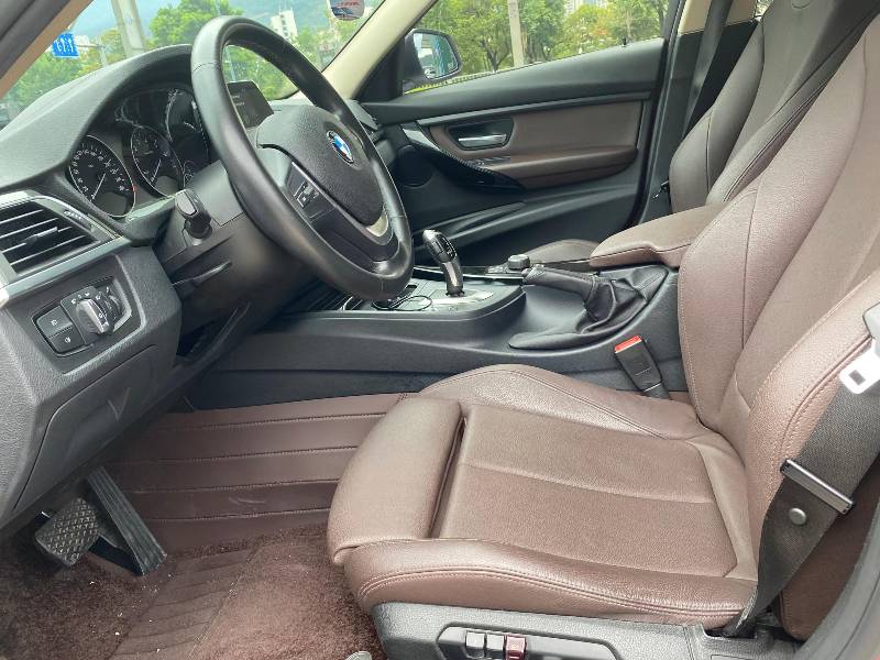 BMW 3 Series 2018 car image #4