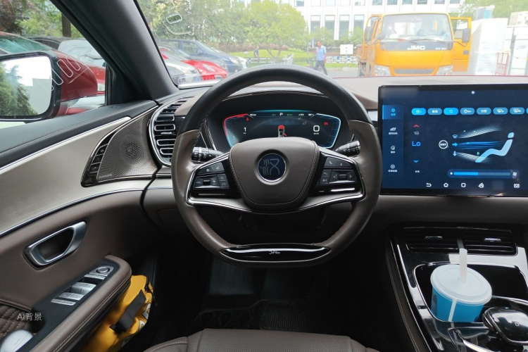 BYD Han 2023 immagine di auto #12