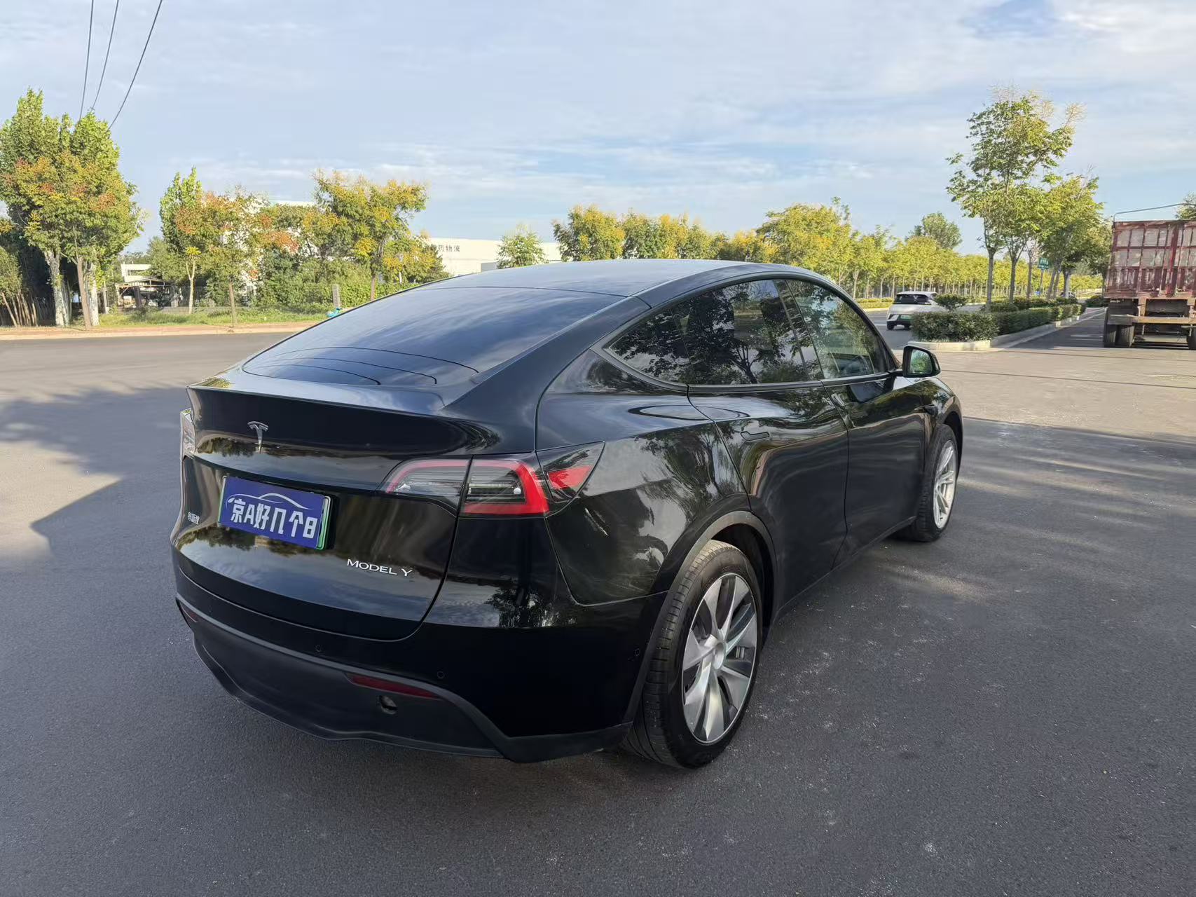 Tesla Model Y 2023 #7 Tesla Model Y 2023 car image #7