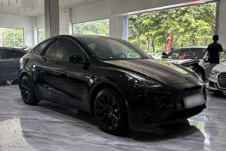 Tesla Model Y 2023 car image #5