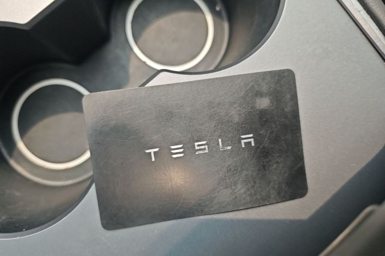Tesla Model Y 2021 #9 Tesla Model Y 2021 car image #9