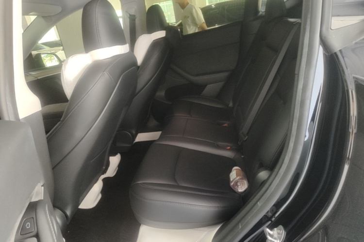 Tesla Model Y 2023 #17 Tesla Model Y 2023 car image #17