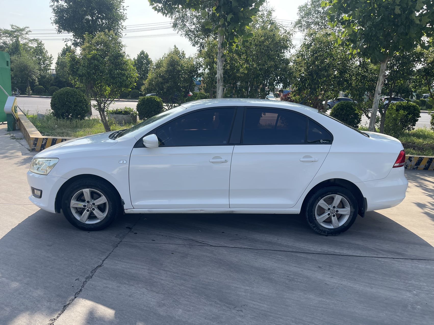 Volkswagen Santana 2015 car image #4
