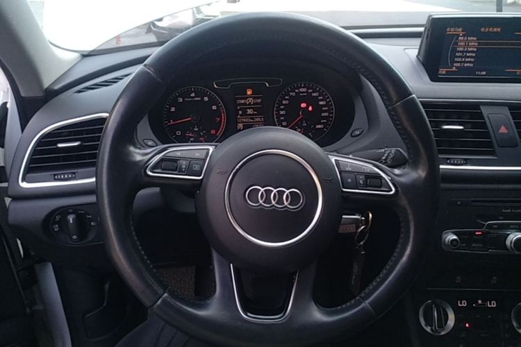 Audi Q3 2015 immagine di auto #11