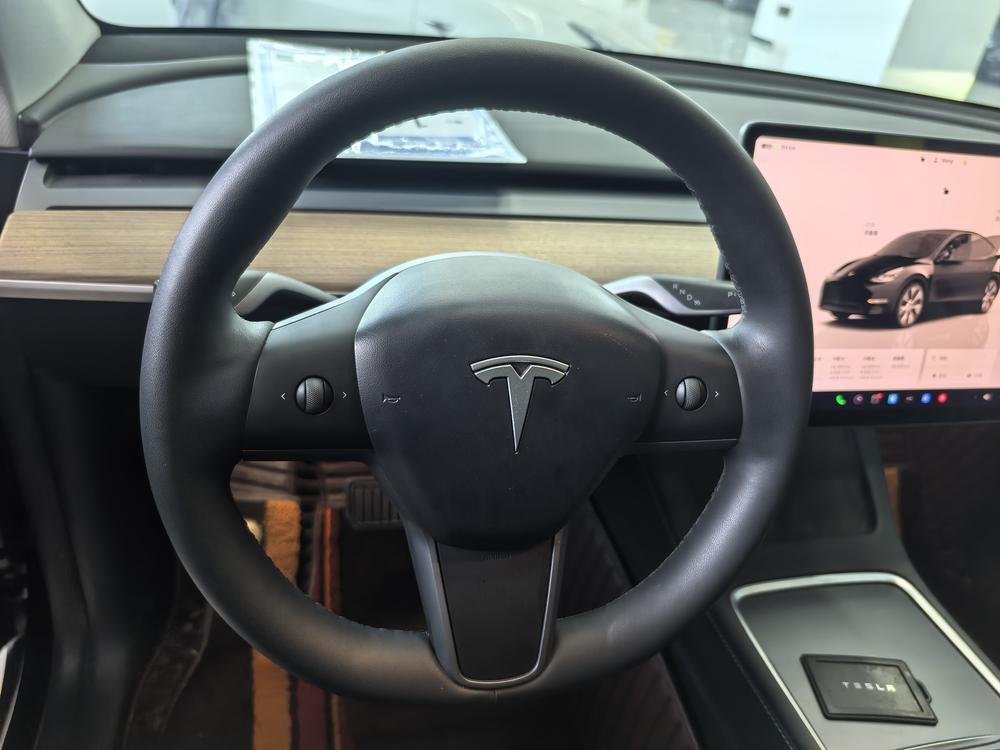 Tesla Model Y 2024 #11 Tesla Model Y 2024 car image #11
