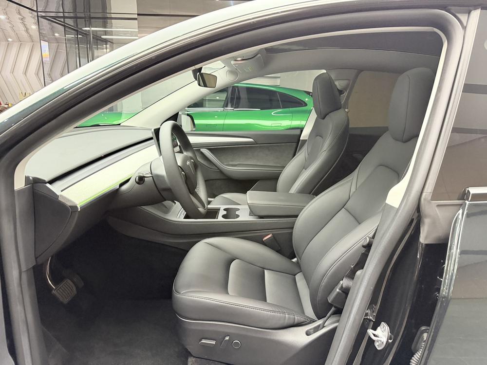 Tesla Model Y 2023 immagine di auto #13