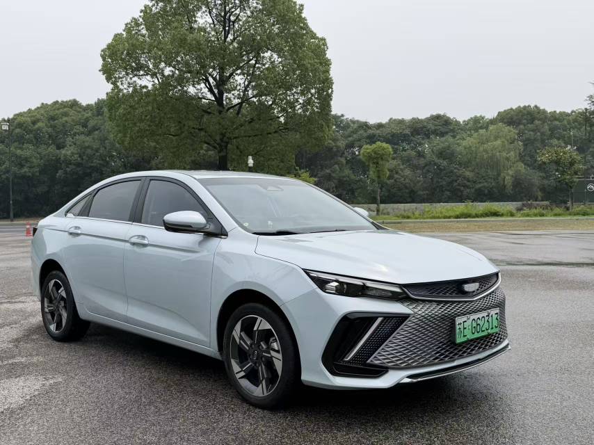 GEELY Emgrand L HiP 2022 car image #2