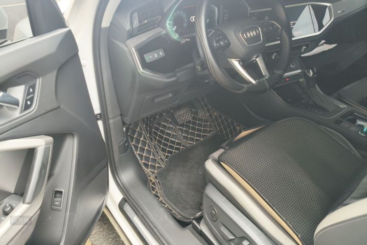 Audi Q3 2022 immagine di auto #18