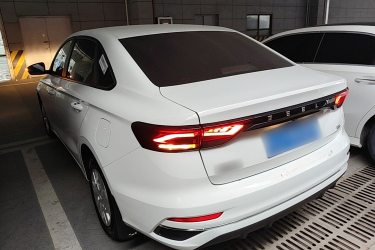 GEELY Emgrand 2025 car image #5