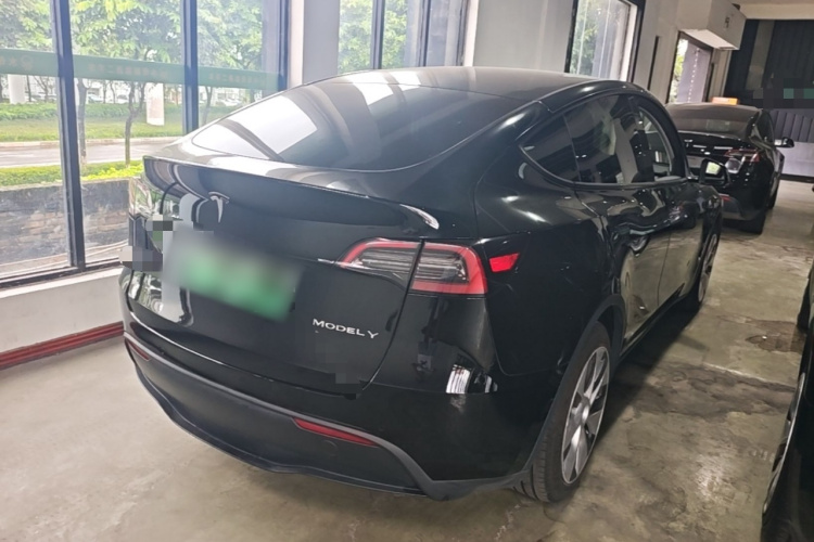 Tesla Model Y 2022 #7 Tesla Model Y 2022 car image #7
