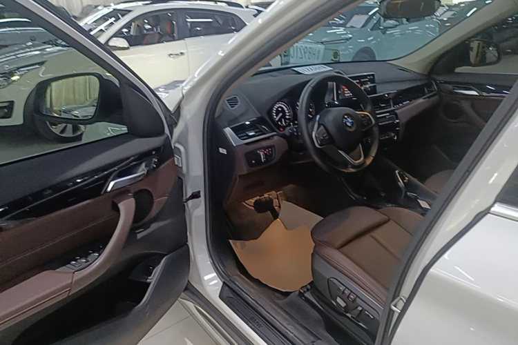 BMW X1 2020 car image #12