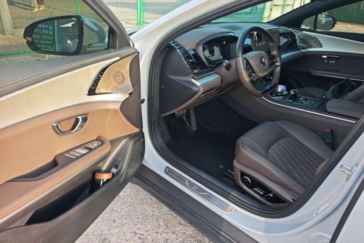 BYD Han 2024 car image #16