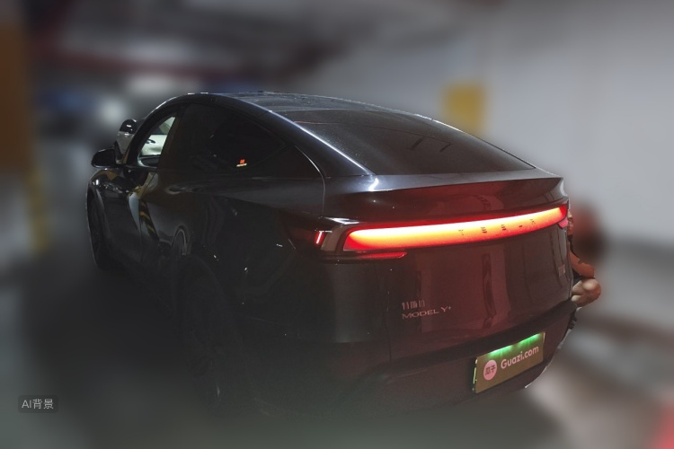 Tesla Model Y 2025 #5 Tesla Model Y 2025 car image #5
