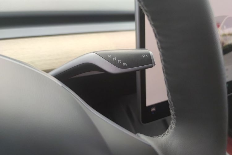 Tesla Model Y 2023 #14 Tesla Model Y 2023 immagine di auto #14