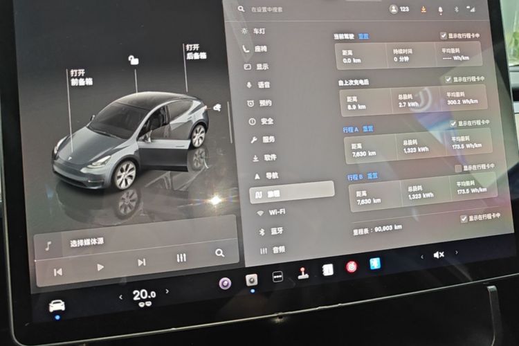 Tesla Model Y 2022 #12 Tesla Model Y 2022 car image #12