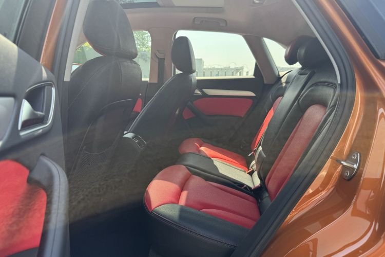 Audi Q3 2017 car image #14