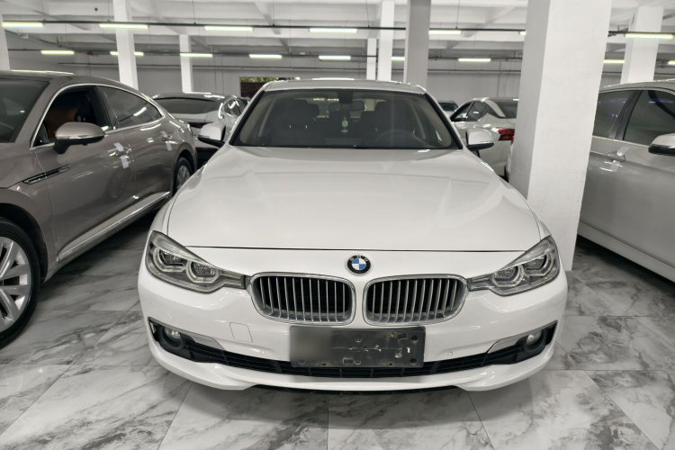 BMW 3 Series 2018 car image #3