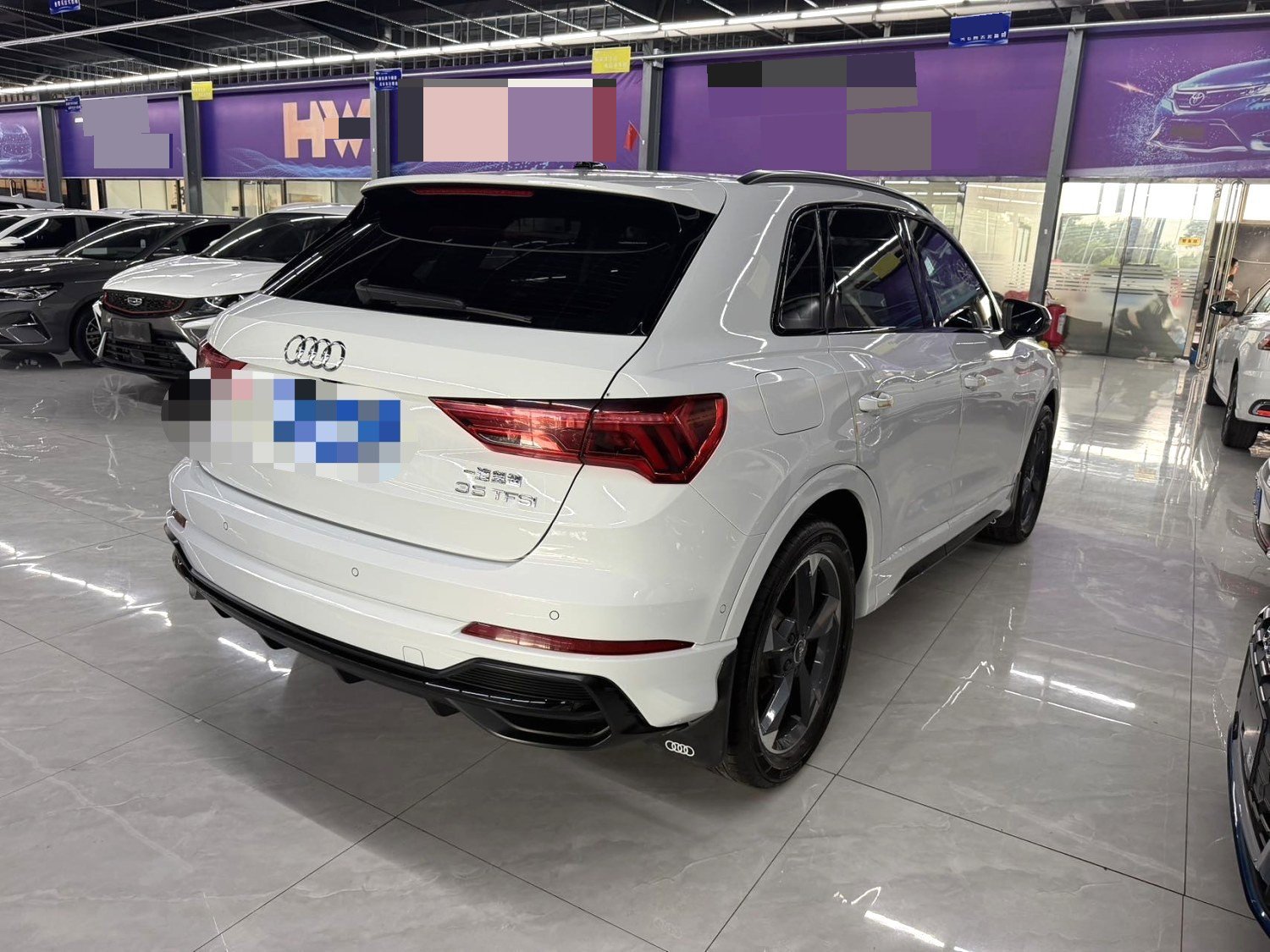 Audi Q3 2023 car image #6