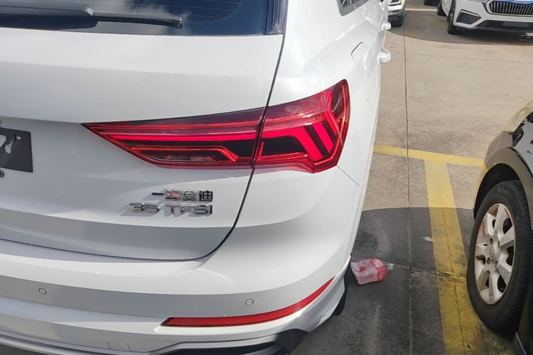 Audi Q3 2022 #8 Audi Q3 2022 car image #8