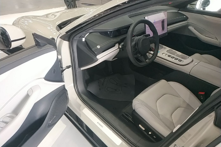MI SU7 2025 car image #16