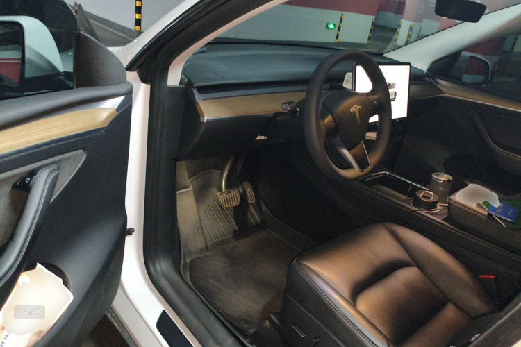 Tesla Model Y 2022 #18 Tesla Model Y 2022 car image #18