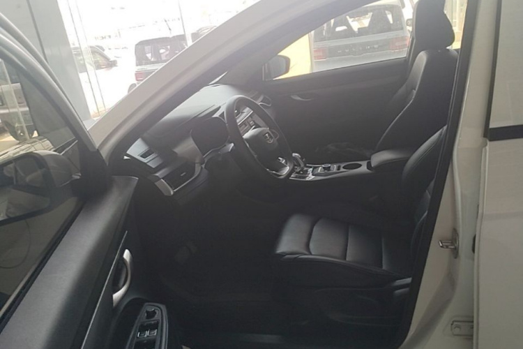 GEELY Emgrand New Energy 2019 #16 GEELY Emgrand New Energy 2019 car image #16