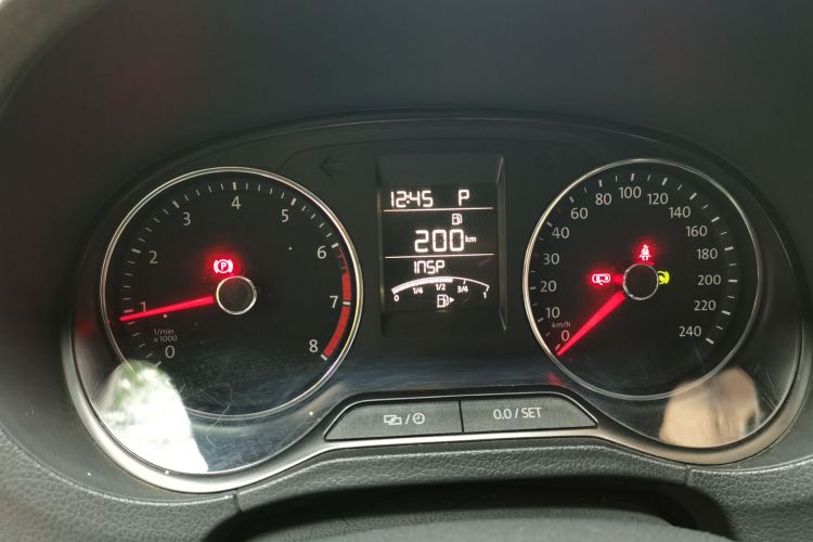 Volkswagen Polo 2016 car image #12