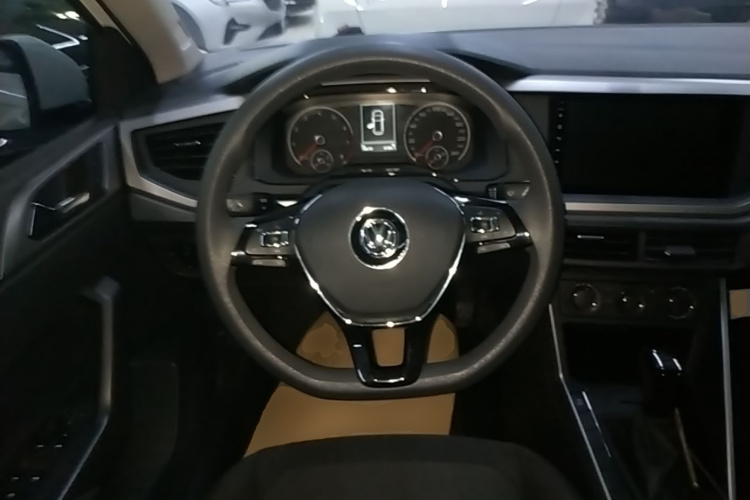 Volkswagen Polo 2020 car image #11