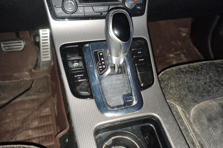 GEELY Emgrand GS 2016 изображение автомобиля #14