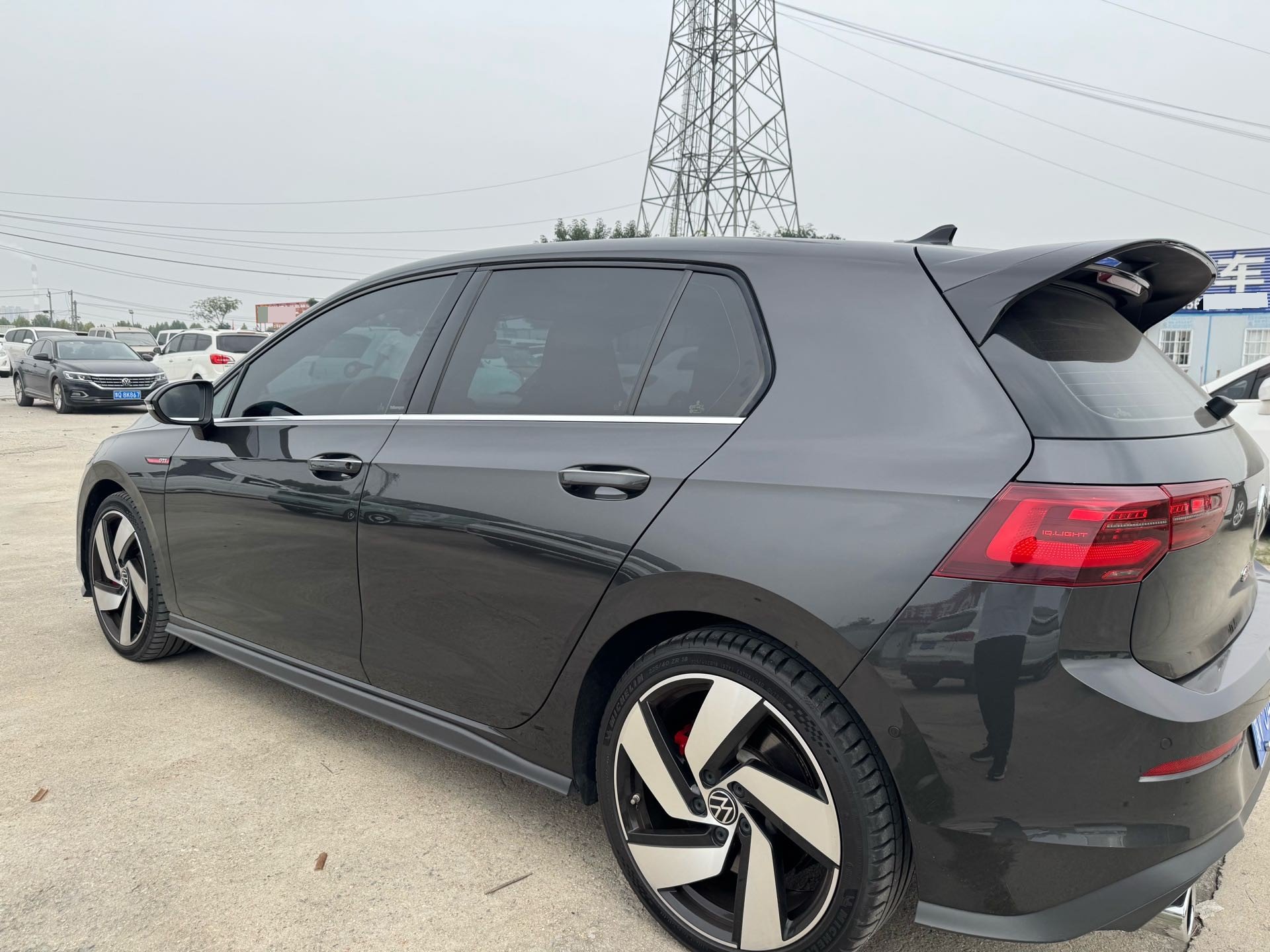 Volkswagen GolfGTI 2023 #5 Volkswagen GolfGTI 2023 صورة سيارة #5