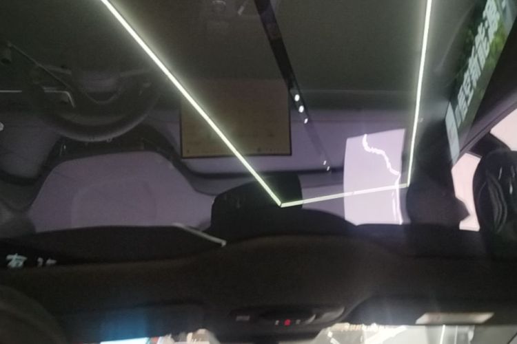 MI SU7 2024 immagine di auto #26