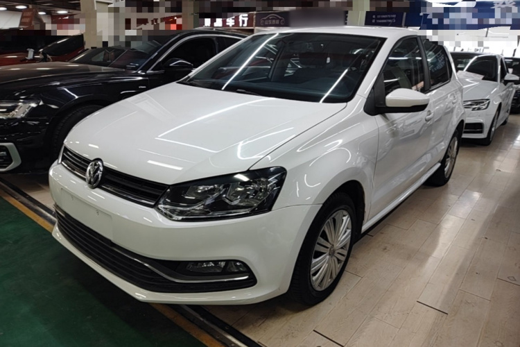 Volkswagen Polo 2016 car image #2