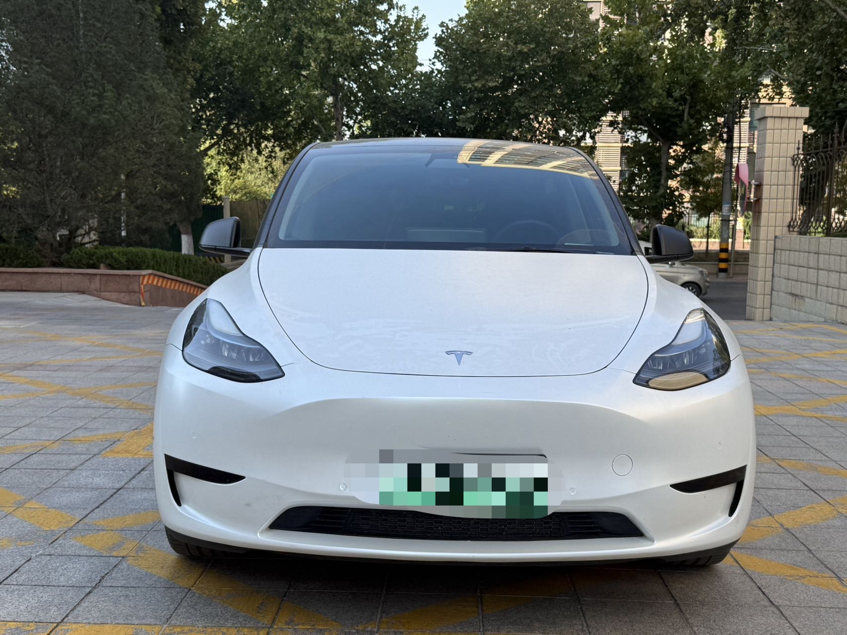 Tesla Model Y 2023 #4 Tesla Model Y 2023 car image #4
