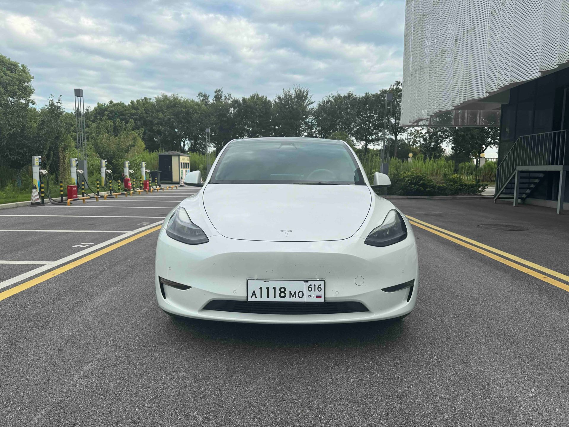 Tesla Model Y 2021 #2 Tesla Model Y 2021 صورة سيارة #2