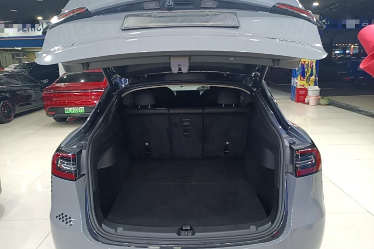 Tesla Model Y 2024 #19 Tesla Model Y 2024 image de voiture #19