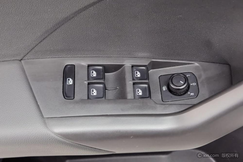 Volkswagen T-Cross 2021 #22 Volkswagen T-Cross 2021 car image #22